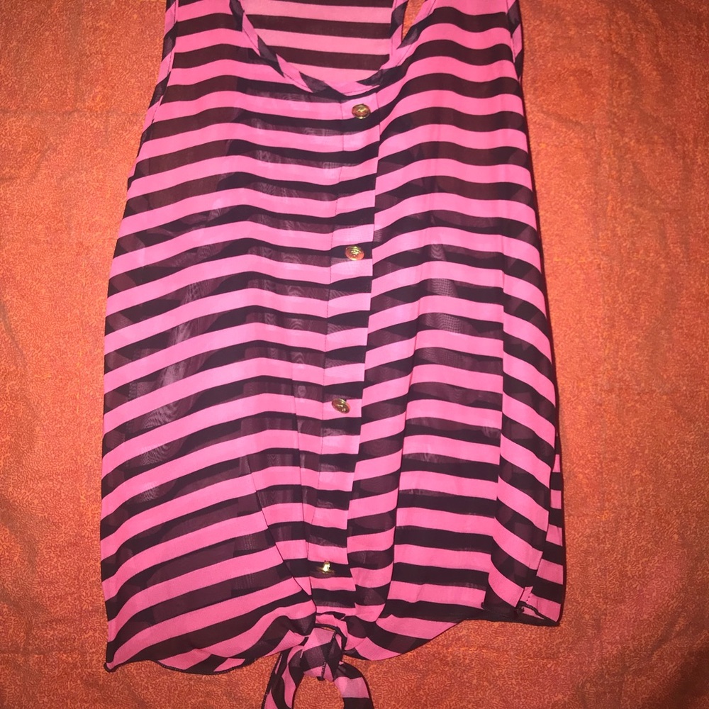 Sleeveless blouse